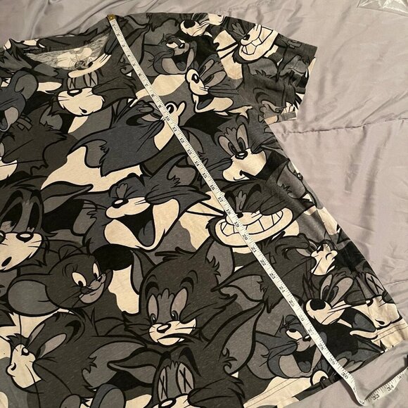Looney Tunes Tom and Jerry All Over Print Graphic Tee Size XL - Picture 1 of 6